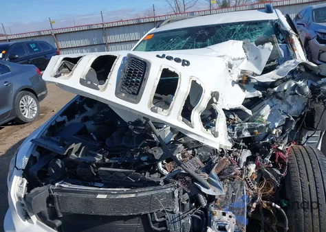 2017 Jeep Cherokee Altitude 4X4 from USA, damaged, VIN 1C4PJMAS4HW506474